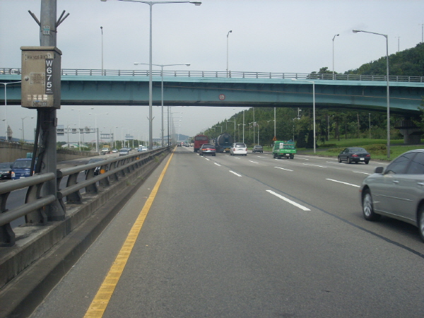 강변북로(난지방향) 성산대교 지난 625M 사진