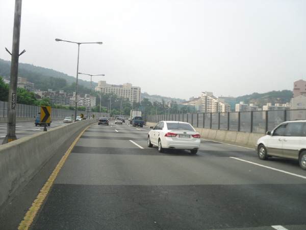 내부순환로(성동방향) 연희up램프 지난 2120M 사진