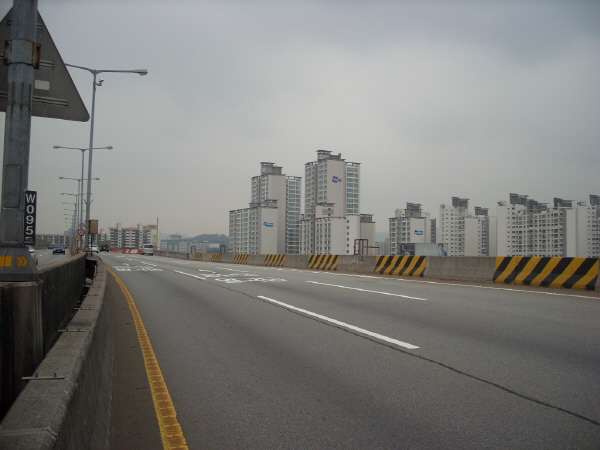 내부순환로(성산방향) 사근down램프 지난 1250M 사진