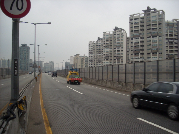 내부순환로(성산방향) 사근down램프 지난 1875M 사진