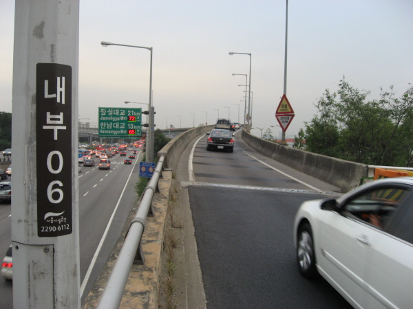 내부순환로(성동방향) 강변북로에서 내부순환로 진입부 지난 200m 사진