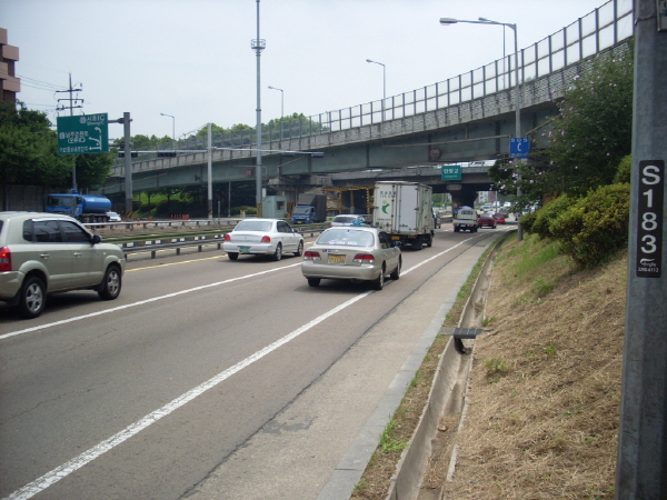 서부간선도로(시흥방향) 안양천철교지하차도 지난 420M 사진