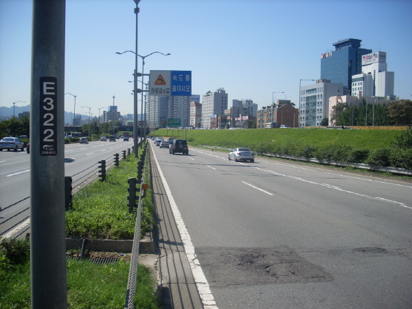 올림픽대로(하일방향) 당산철교 지난 1,005M(여의하류ic내 부도로) 사진